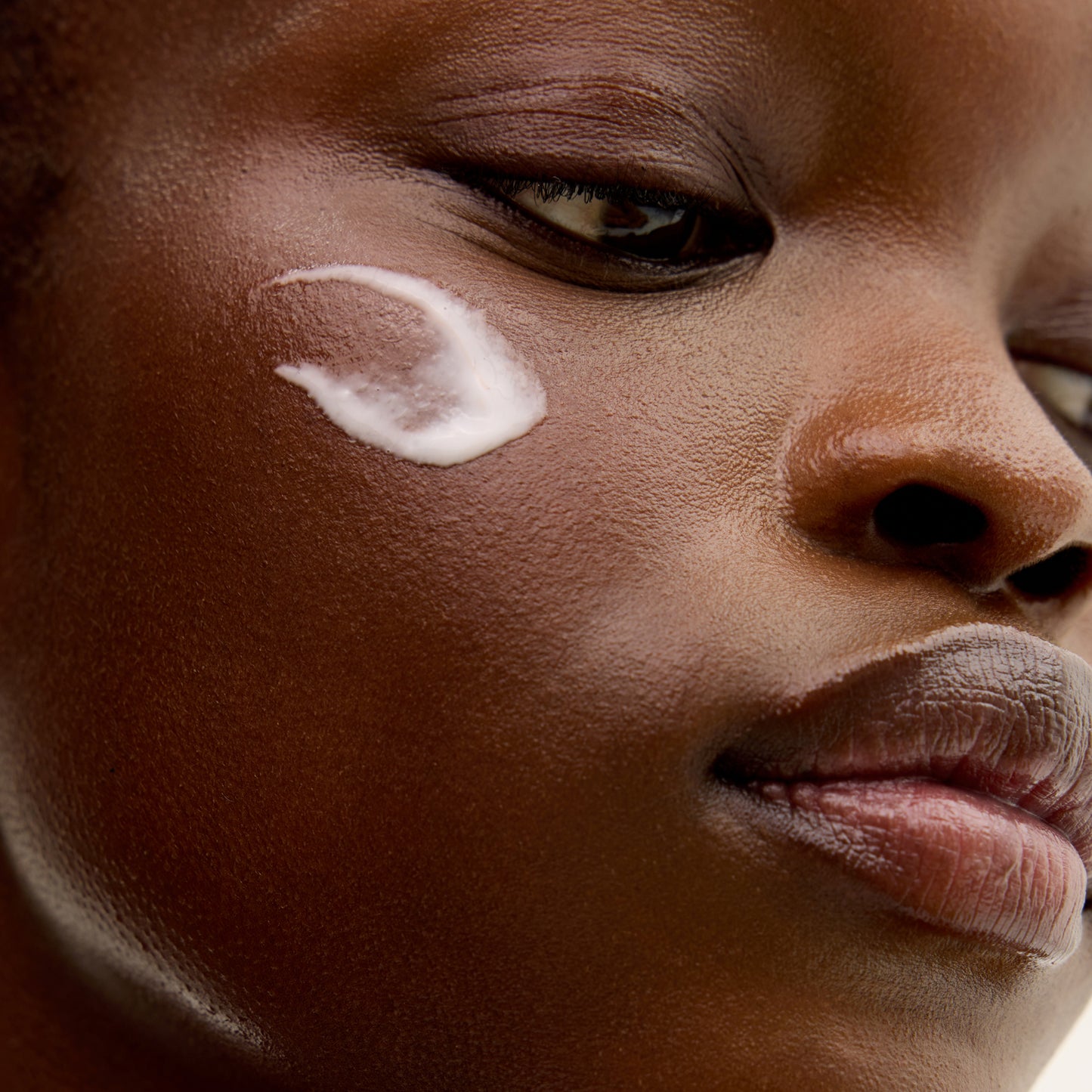 Firming Milk Essence